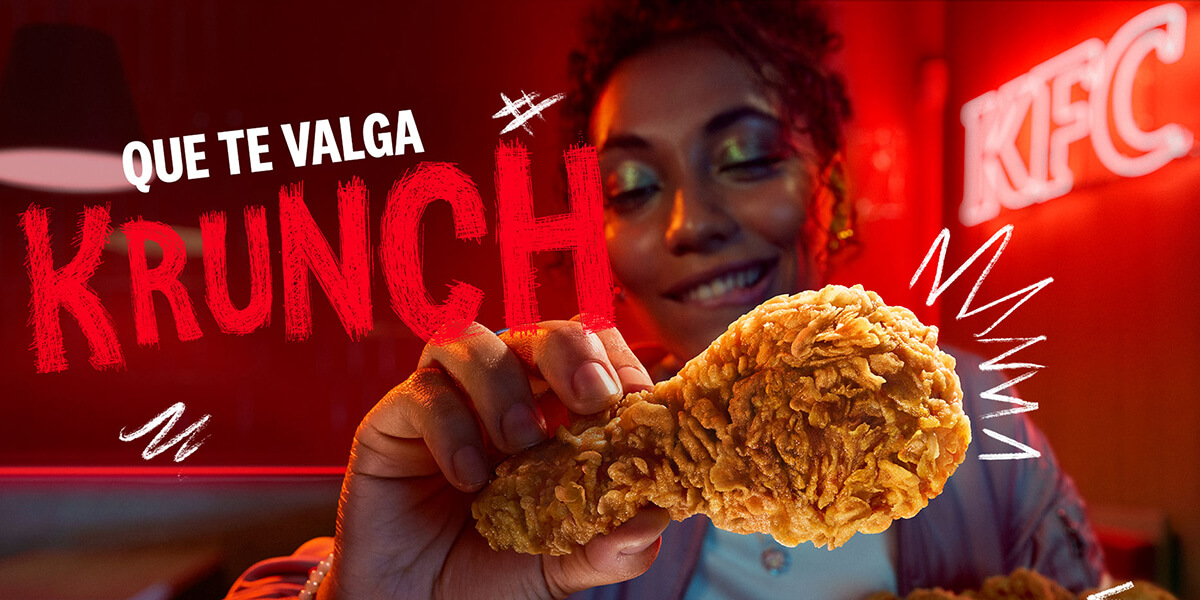 La combinación perfecta: Pollo frito y maratones de series