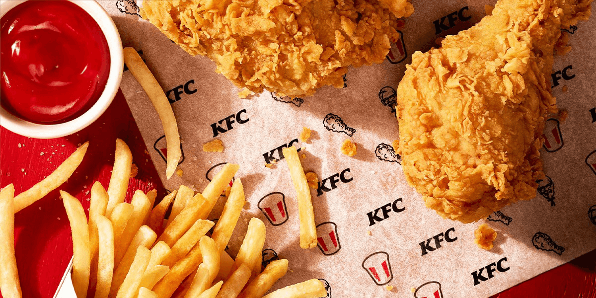 La combinación perfecta: Pollo frito y maratones de series